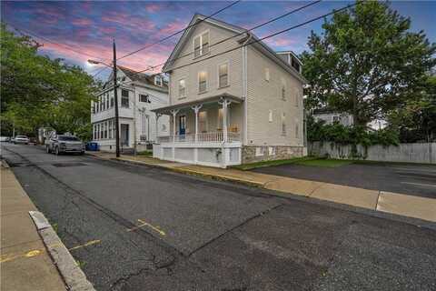 13 Dean Avenue, Newport, RI 02840