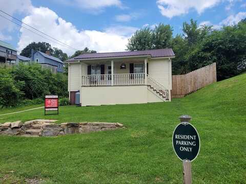 509 Riverview Ave, Fries, VA 24330