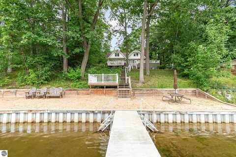 7670 Five Lakes Drive, Farwell, MI 48622