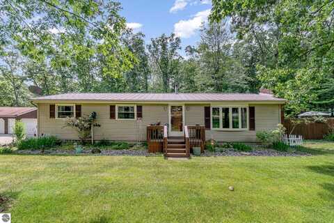 4141 Mockingbird Circle, Farwell, MI 48622