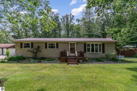 4141 Mockingbird Circle, Farwell, MI 48622