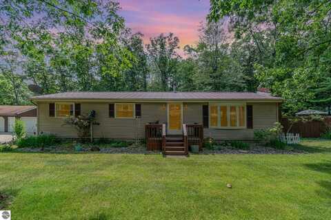 4141 Mockingbird Circle, Farwell, MI 48622