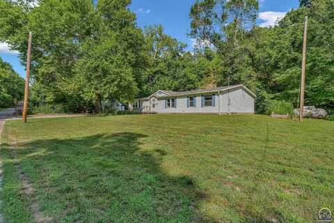 2740 NE Happy Hollow RD, Topeka, KS 66617