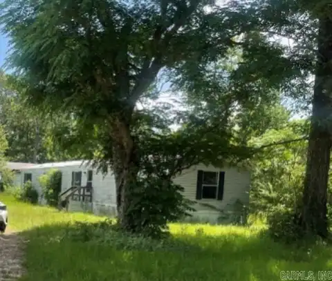 592 Monument Road, Strong, AR 71765