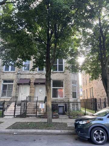 3610 S Prairie Avenue, Chicago, IL 60653
