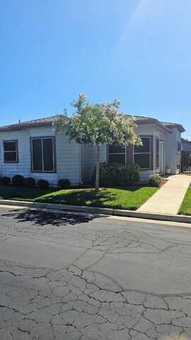 4612 S Linda Vista Street, Visalia, CA 93277
