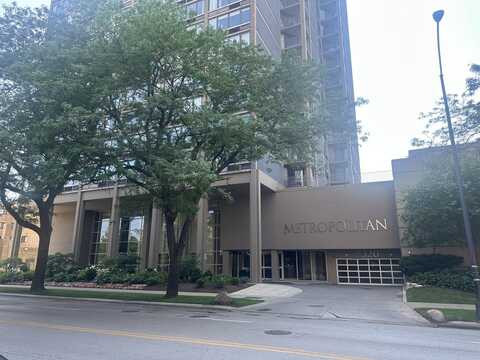 5320 N Sheridan Road, Chicago, IL 60640