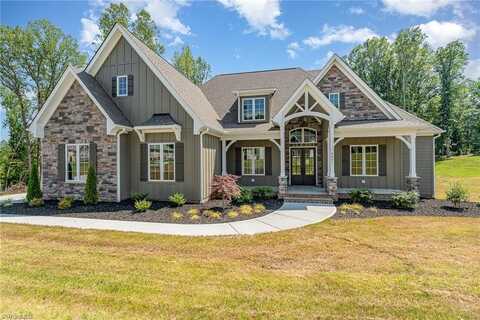 7621 Pemberley Drive, Oak Ridge, NC 27310