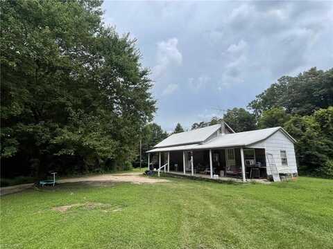 1140 Lacy Lane, Walnut Cove, NC 27052