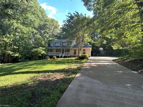172 Cody Drive, Thomasville, NC 27360