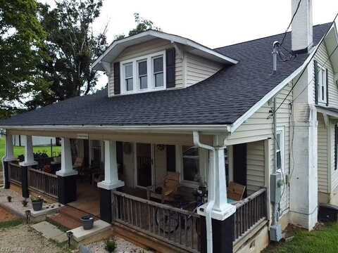 731 Pauls Airport Road, Thomasville, NC 27360