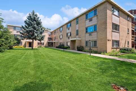7019 N Ridge Boulevard, Chicago, IL 60645