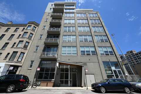 770 W GLADYS Avenue, Chicago, IL 60661