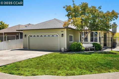 640 Elsa Dr, Santa Rosa, CA 95407