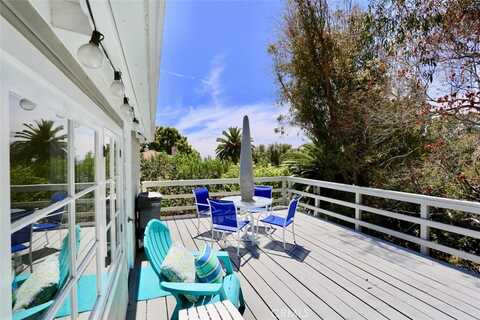 460 Saint Anns Drive, Laguna Beach, CA 92651
