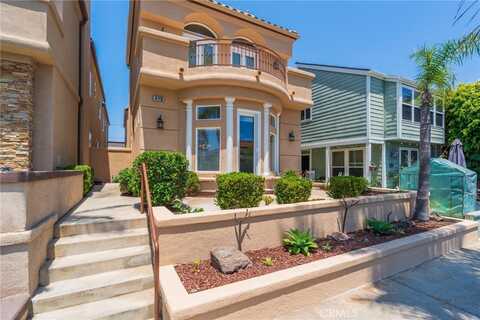 415 21st Street, Huntington Beach, CA 92648