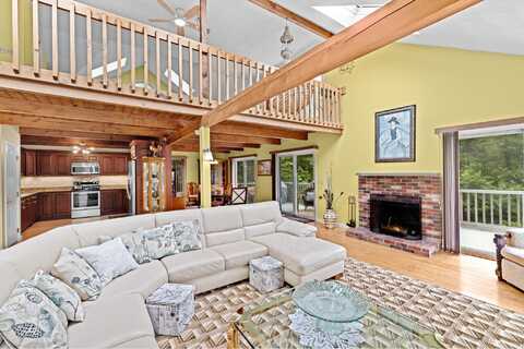 15 Nonantum Road, Plymouth, MA 02360