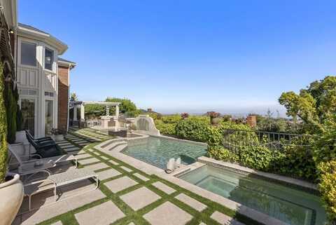 6815 La Jolla Scenic Drive, La Jolla, CA 92037
