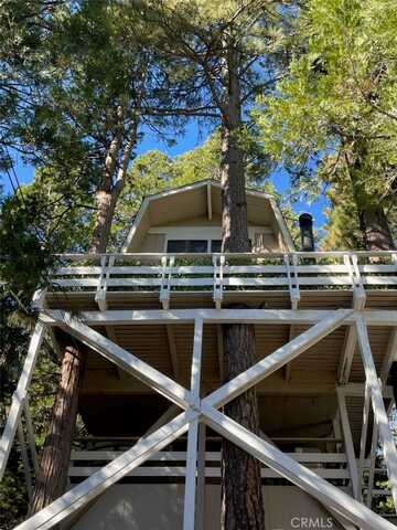 565 Rose Lane, Twin Peaks, CA 92391