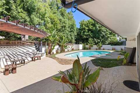 4551 Larkwood Avenue, Woodland Hills, CA 91364