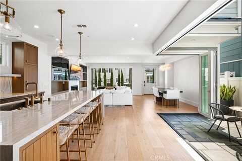 211 Topaz Avenue, Newport Beach, CA 92662