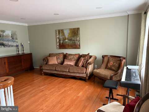 853 GREEN RIDGE, LANGHORNE, PA 19053