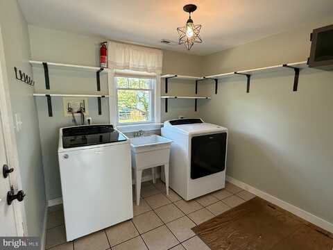 4737 MEETING ROAD, BENSALEM, PA 19020