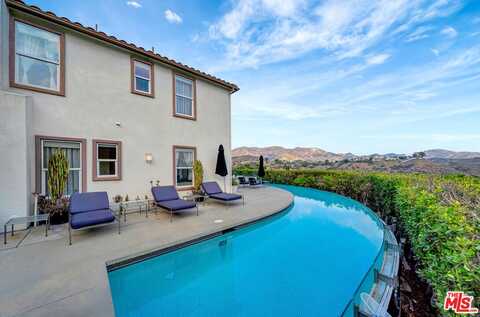 2752 Stone View Ct, Los Angeles, CA 90068