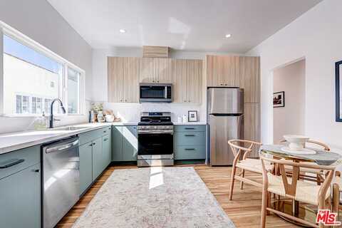 2813 12th Avenue, Los Angeles, CA 90018