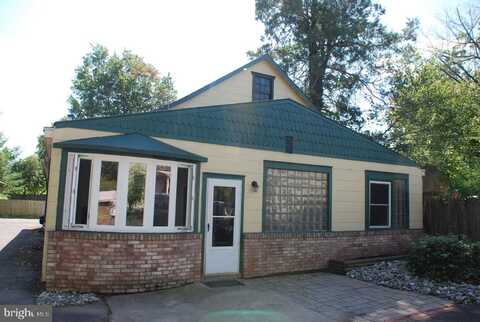 724A W BROAD STREET, QUAKERTOWN, PA 18951