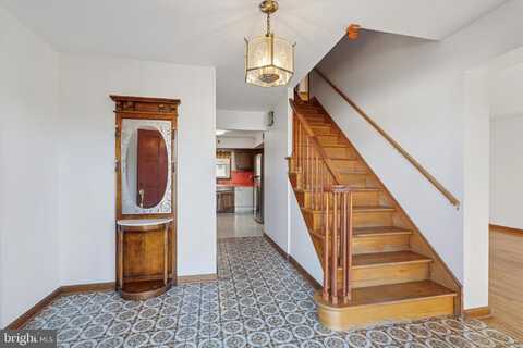 856 MARTIN AVENUE, BRYN MAWR, PA 19010
