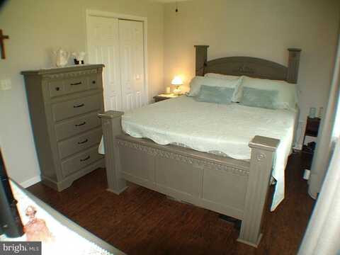 327 E 18TH STREET, FRONT ROYAL, VA 22630