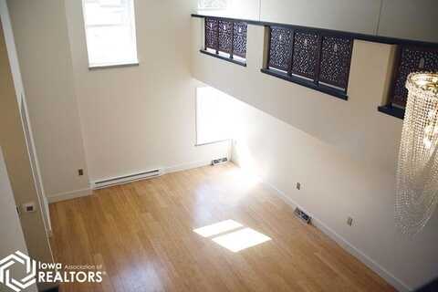 51 E Broadway #101, Fairfield, IA 52556