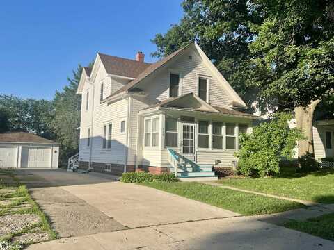 210 2nd Street, Manning, IA 51455