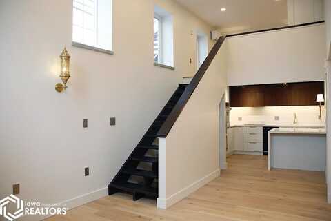 51 E Broadway #102, Fairfield, IA 52556