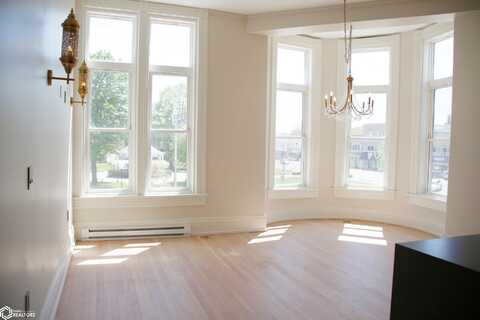51 E Broadway #202, Fairfield, IA 52556
