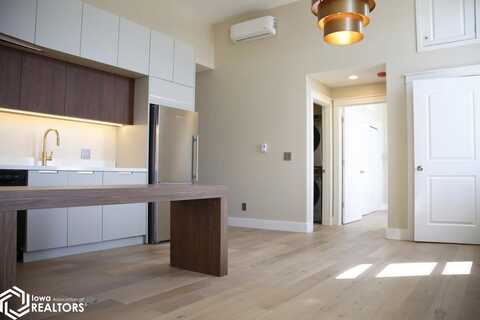 51 E Broadway #302, Fairfield, IA 52556