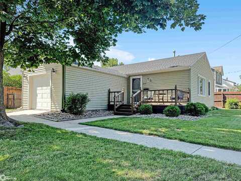 220 5th Avenue NE, Hampton, IA 50441