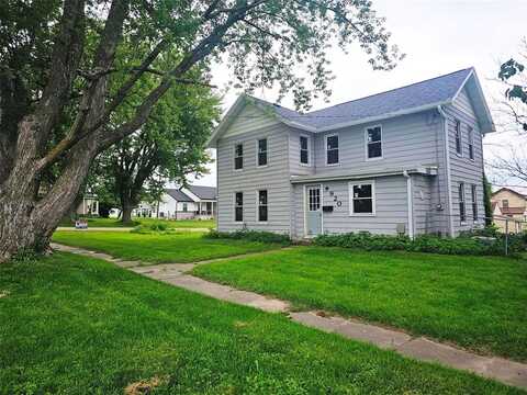 920 E Washington Street, Center Point, IA 52213