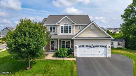 10 Fenlon Lane, Malta, NY 12020