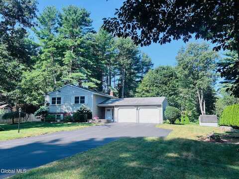 9 Rolling Hills Dr, Wilton, NY 12831