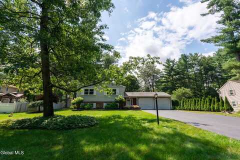 9 Rolling Hills Dr, Wilton, NY 12831