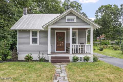 42 William Street, Kinderhook, NY 12106