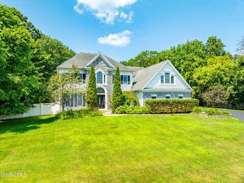 38 W Glenwood Drive, Colonie, NY 12110