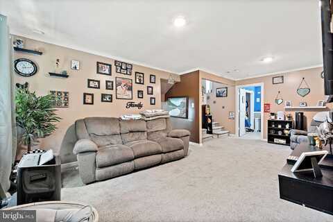 1444 FIFTEENTH AVENUE, WILLIAMSTOWN, NJ 08094