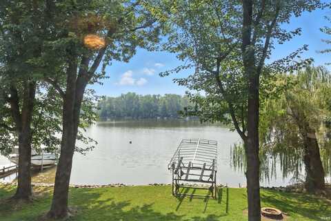 6240 S 085 W Messick Lake, Wolcottville, IN 46795