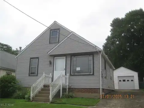 1610 Colonial Boulevard NE, Canton, OH 44714