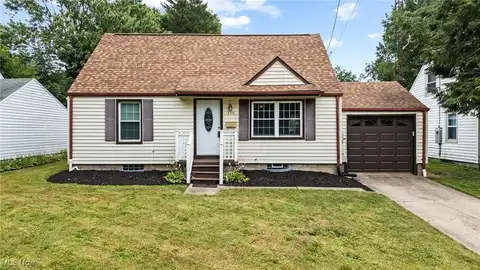 230 Parkview Avenue NW, North Canton, OH 44720