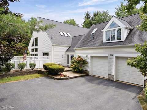 985 Goldenrod Trail, Aurora, OH 44202