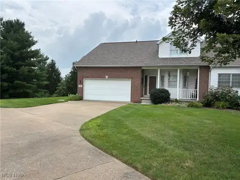 1136 Pine Bluff Drive NE, New Philadelphia, OH 44663